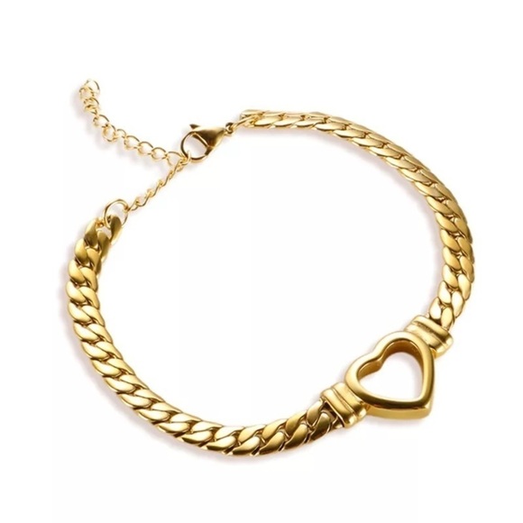 18K Gold Plated Cuban Chain Heart Shape Bracelet - Picture 2 of 8